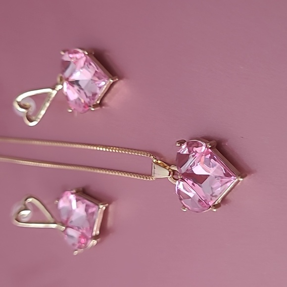 Life in Pink  earrings and necklace set - Picture 8 of 9